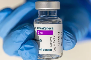 அஸ்ட்ரா செனகா  தடுப்பூசி;   இது ஏற்பட வாய்ப்பு;  ஆய்வாளர்கள் கருத்து