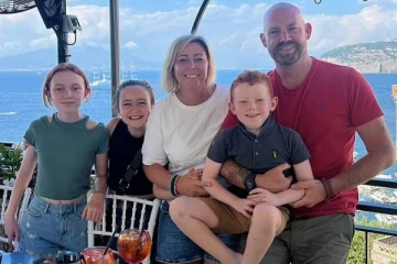 ஐரோப்பாவை சுற்றிப்பார்க்க வீட்டை விற்ற பிரித்தானிய தம்பதி! 28 நாடுகளை கடந்து பயணம்