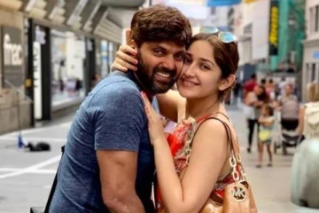 பார்ட்டியில் தனது கணவர் ஆர்யாவுடன் நடனமாடிய வீடியோவை பகிர்ந்த சாயிஷா, ரசிகர்களை கவர்ந்த வீடியோ பதிவு..