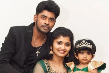 கர்பமாக இருக்கும் மனைவியுடன் போட்டோ ஷூட்-ஆ ! சாண்டி பதிவிட்ட போட்டோஸ்