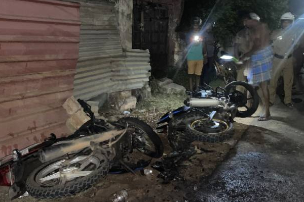 யாழில் நள்ளிரவு பயங்கர சம்பவம்: இருவருக்கு நேர்ந்த சோகம்! | Jaffna Thirunelvely Motor Cycle Accident Deaths