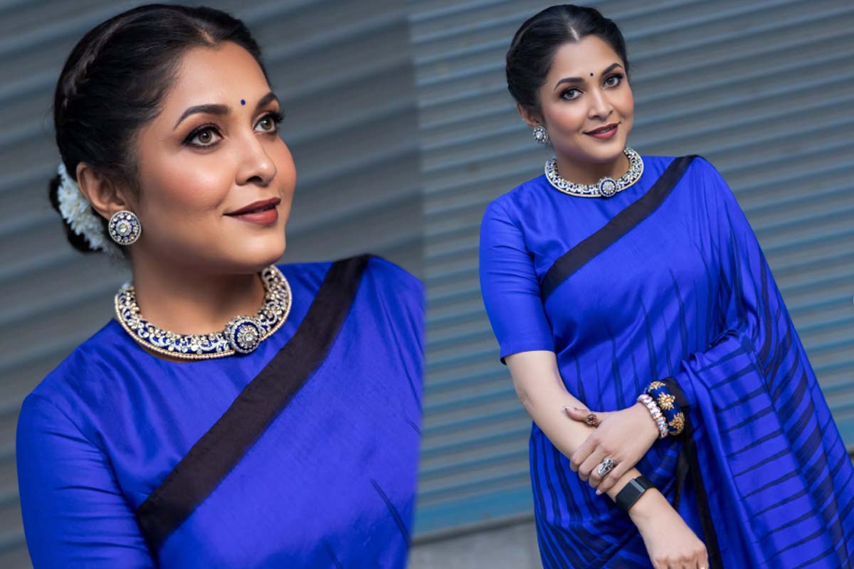 நீல நிற புடவையில் நடிகை ரம்யாகிருஷ்ணன்... மீண்டும் நீலம்பரியாகவே இருக்காரே | Actress Ramya Krishanan Recent Photos Viral நீல நிற புடவையில் நடிகை ரம்யாகிருஷ்ணன்... மீண்டும் நீலம்பரியாகவே இருக்காரே | Actress Ramya Krishanan Recent Photos Viral