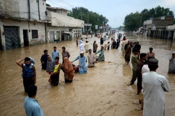 அண்டை நாட்டின் பெருவெள்ளத்திற்கு இந்தியா காரணமா? தூதர் ஒருவர் கடும் குற்றச்சாட்டு