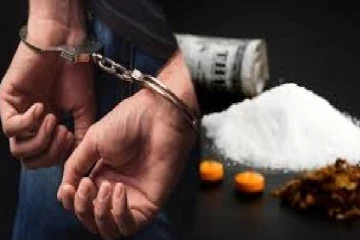 இலங்கையில் மர்ம பொருளுடன் கைதான இளைஞன்