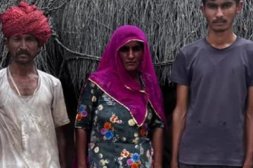 பாத்திரம் கழுவும் தொழிலாளியின் மகன் நீட் தேர்வில் தேர்ச்சி பெற்று சாதனை