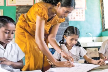 தீர்வு கிடைக்கும் வரையில் தொழிற்சங்கப் போராட்டம் தொடரும்!  ஆசிரியர் சங்கம் விடாப்பிடி