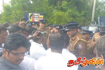 யாழில் பெரும் கலவரம்! பொலிஸாரால் தள்ளி விழுத்தப்பட்ட சிறீதரன் எம்.பி - வேலன் சுவாமிகள் உட்பட ஐவர் கைது