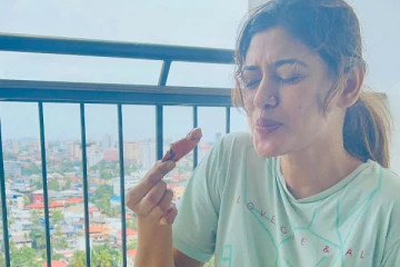 ஓவியா மது குடித்துக்கொண்டே சொன்ன அட்வைஸ்! என்னனு பாருங்க