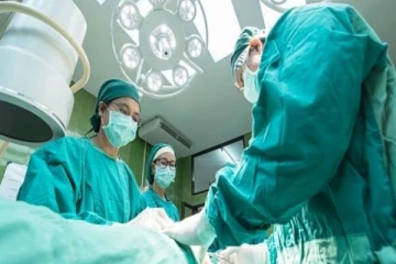 பெண்ணின் கருப்பையில் இருந்து அகற்றப்பட்ட 10 கிலோகிராம் நீர்க்கட்டி