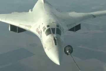 நோர்வே கடற்பரப்பு மீது பறந்த ரஷ்ய குண்டுவீச்சு விமானம்! ஜேர்மனி விளக்கம்: வீடியோ