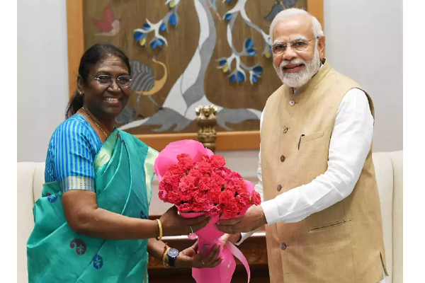இந்தியாவின் வரலாற்றில்  முதன்முதலில் பழங்குடியின பெண் அதிபராக  பதவியேற்பு! | Inauguration Of The New Republic Of India
