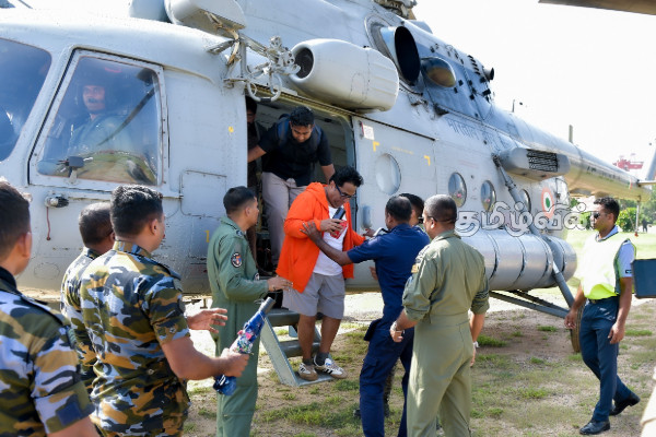 ரம்பொடையில் சிக்கிய வெளிநாட்டவர்கள் கொழும்புக்கு | Extreme Weather Sri Lanka Ramboda Area Update ரம்பொடையில் சிக்கிய வெளிநாட்டவர்கள் கொழும்புக்கு | Extreme Weather Sri Lanka Ramboda Area Update