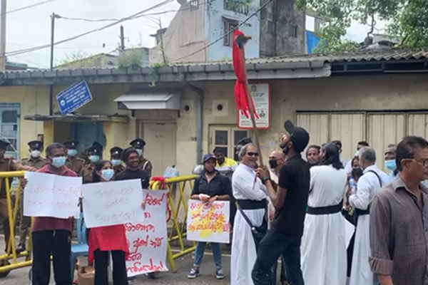 தேசபந்து தென்னக்கோனை கைது செய்யக்கோரி போராட்டம்! - ஐபிசி தமிழ்