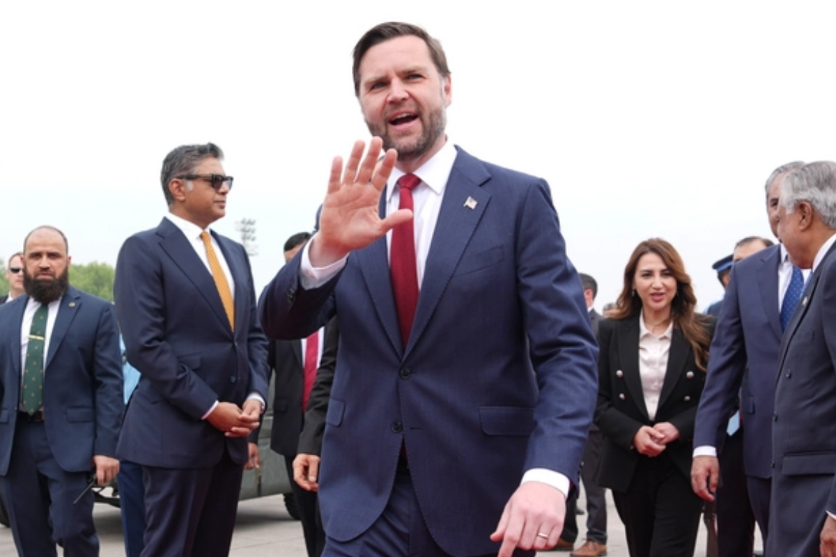 ஈரான் அதிகாரி வெளியிட்ட கணித சூத்திரம்.. சர்வதேச பரப்பில் ஏற்பட்டுள்ள குழப்பநிலை | Iran Mathematical Warning To Us Hormuz Blockade ஈரான் அதிகாரி வெளியிட்ட கணித சூத்திரம்.. சர்வதேச பரப்பில் ஏற்பட்டுள்ள குழப்பநிலை | Iran Mathematical Warning To Us Hormuz Blockade