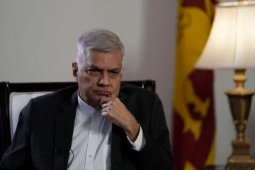 ஜனாதிபதி ரணிலின் பின்னணியில் இருந்து செயற்படும் நபர்கள்