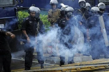 நாடாளுமன்ற நுழைவு வீதிப் பகுதியில் பதற்றம் (Video)