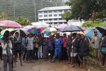 தீபாவளி முற்பணம் ரூபா 15,000 ஆயிரம் தருவதாக ஏமாற்றம் - தொழிலாளர்கள் போராட்டம் (VIDEO)