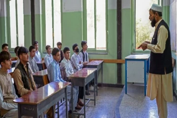 ஆப்கானில் பறிக்கப்பட்ட பெண்களின் கல்வி உரிமை-அனைத்தும் இருளென மாணவி விபரிப்பு