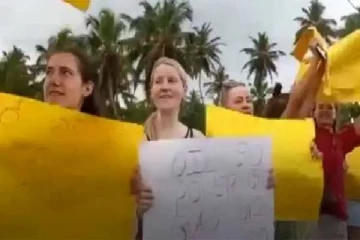 ஜனாதிபதிக்கு எதிராக சுற்றுலாப் பயணிகளும் போராட்டம்!