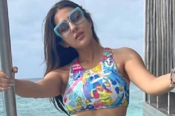 டூ பீஸ் பிகினி ஆடையில் 28 வயது நடிகை சாரா அலிகான்!!