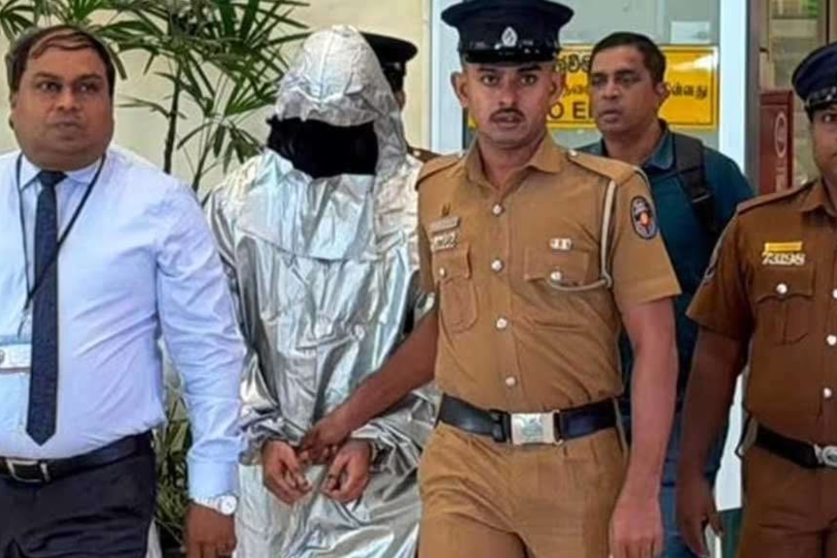 கணேமுல்ல சஞ்சீவ படுகொலையுடன் தொடர்புடைய நபரின் வாக்குமூலம்! கொழும்பு வீடொன்றில் சிக்கிய ஆபத்தான பொருள் | Dangerous Object Found In A House In Colombo கணேமுல்ல சஞ்சீவ படுகொலையுடன் தொடர்புடைய நபரின் வாக்குமூலம்! கொழும்பு வீடொன்றில் சிக்கிய ஆபத்தான பொருள் | Dangerous Object Found In A House In Colombo