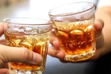 இலங்கை  குடிமகன்கள் சாதனை; 9 நாட்களில் 500 கோடி ரூபாவுக்கு  விற்பனை!