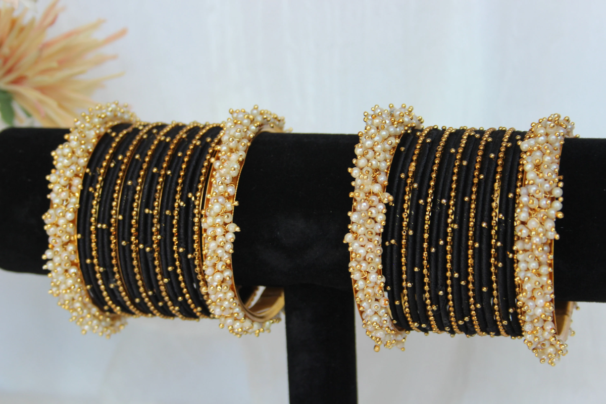 திருமணமான பெண்கள் தவறியும் இந்த நகைகளை அணியக் கூடாதாம் | Things Married Women Shouldnt Wear In Sashtra Rule