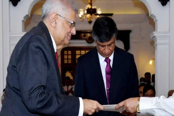 மூவருக்கு விரைவில் அமைச்சு பதவி : ஆரம்பமாகும் கட்சி தாவல்கள்