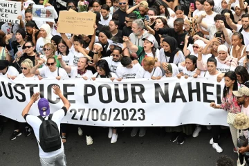 கலவர பூமியான பிரான்ஸ்: ஸ்தம்பித்த பொது போக்குவரத்து