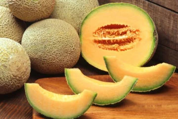 எடையை வேகமாக குறைக்கும் சக்திவாய்ந்த பழம்…சாப்பிடும் போது இந்த தவறை செய்யாதீங்க!