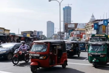 தாயார் செய்த மோசடி வேலையால் மகனை கடந்த்திய நால்வர்!