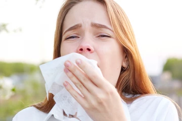 தொடர் தும்மலால் அவதிப்படுகிறீர்களா? எவ்வாறு இதனை தடுப்பது?