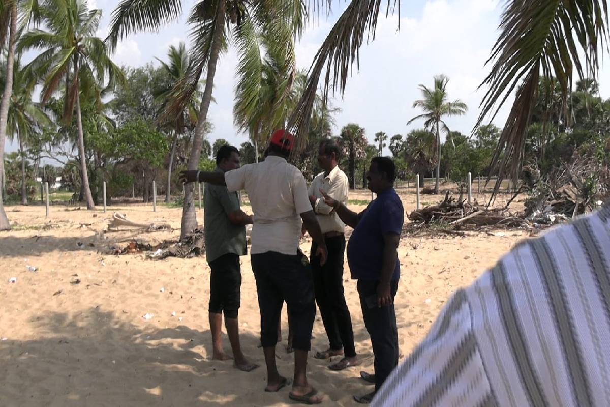 யாழில் கரைவலை எதிர்ப்பு செய்தி சேகரிக்க சென்றவர்களுக்கு அச்சுறுத்தல் | Threats To Those Who Went To Gather News In Jaffna