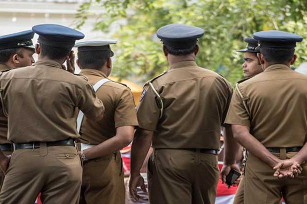 கண்டியில் மூன்று பாடசாலை மாணவர்கள் அதிரடி கைது! | Three School Students Arrested With Cannabis