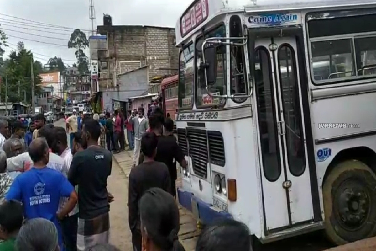 சாரதியின் அசமந்தம் ; பேருந்து சில்லில் சிக்குண்டு வாலிபர் உயிரிழப்பு | Bogawantalawa Diestrapped In Bus Wheel