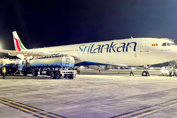 இலங்கைக்கான விமான சேவைகள் நிறுத்தப்படும் ஆபத்து | Air Services To Sri Lanka Will Soon Be Suspended