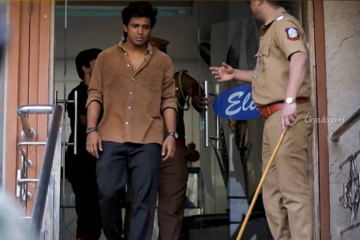 போலீசாரால் கைது செய்யப்பட்ட பல்லவன், ஷாக்கில் சகோதரர்கள்... அய்யனார் துணை பரபரப்பு புரொமோ | Ayyanar Thunai Serial 3Rd To 7Th March 2026 Promo போலீசாரால் கைது செய்யப்பட்ட பல்லவன், ஷாக்கில் சகோதரர்கள்... அய்யனார் துணை பரபரப்பு புரொமோ | Ayyanar Thunai Serial 3Rd To 7Th March 2026 Promo