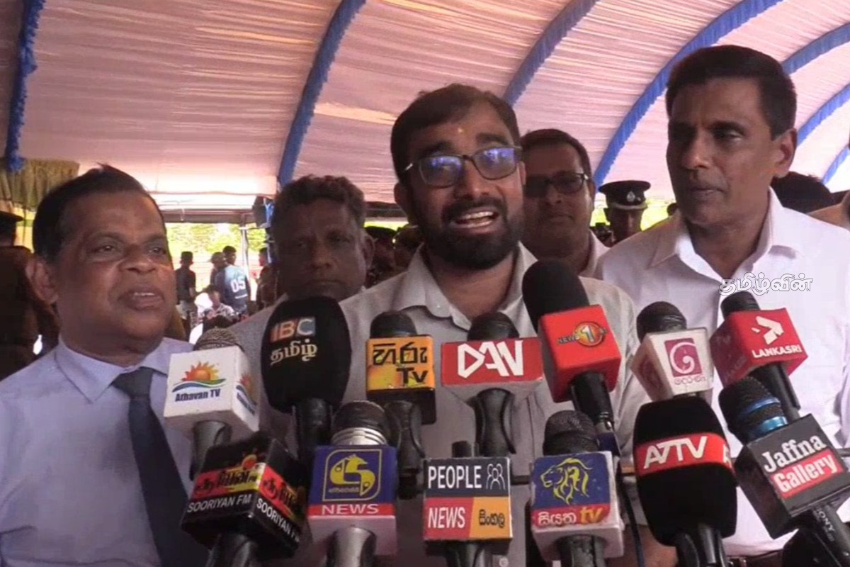 அர்ச்சுனாவை ஜோக்கர் என விமர்சித்த இளங்குமரன் எம்பி | Arjuna Is A Joker Ilangumaran Mp Speech At Jaffna அர்ச்சுனாவை ஜோக்கர் என விமர்சித்த இளங்குமரன் எம்பி | Arjuna Is A Joker Ilangumaran Mp Speech At Jaffna