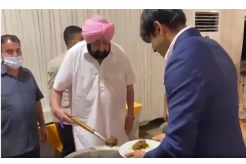 ஒலிம்பிக் வீரர்களுக்கு தானே உணவு சமைத்து பரிமாறிய பஞ்சாப் முதல்வர்: வீடியோ வைரல்