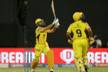 ஹைதராபாத்தை வீழ்த்தி முதல் ஆளாக பிளே ஆஃப் சுற்றுக்குள் நுழைந்தது சென்னை...!