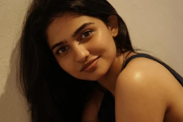 மமிதா பைஜூவின் அழகிய போட்டோஷூட்