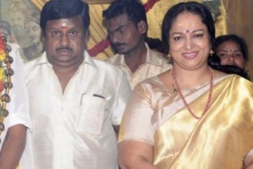 13 வருஷத்தில் விவாகரத்து! 80களில் கொடிக்கட்டி பறந்த ராமராஜனின் மகளா இது?