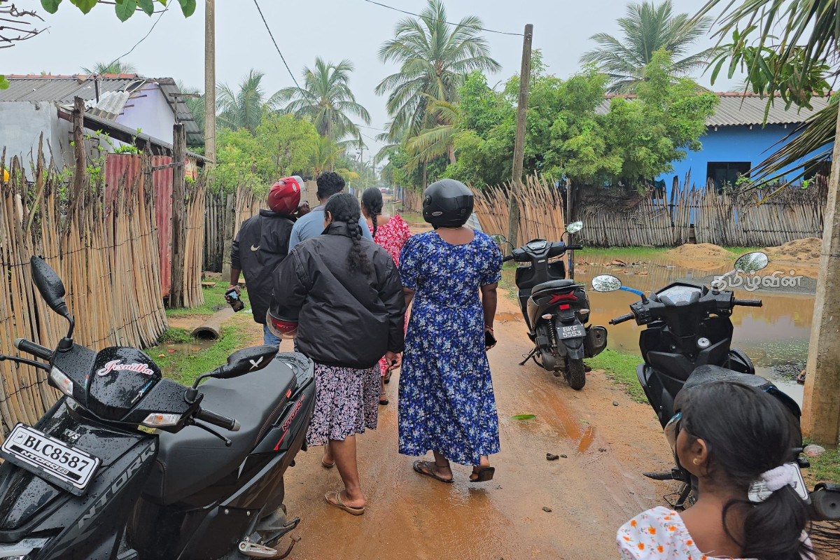தொடர் சீரற்ற காலநிலையால் மன்னாரில் 351 குடும்பங்கள் பாதிப்பு! | 351 Families Affected In Mannar தொடர் சீரற்ற காலநிலையால் மன்னாரில் 351 குடும்பங்கள் பாதிப்பு! | 351 Families Affected In Mannar