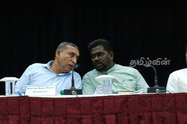 வவுனியாவில் பொலிஸ் பாதுகாப்புடன் அழைத்து செல்லப்பட்ட தமிழ் மக்கள் கூட்டணியின் உறுப்பினர் | Tamil People S Alliance Member Taken Away