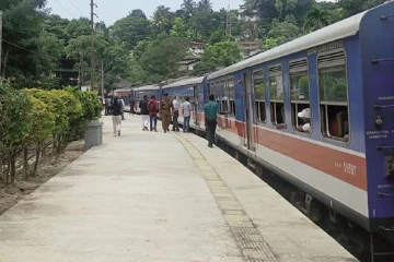නැවතුණු උඩරට දුම්රිය ගමන ගැන දුම්රිය දෙපාර්තමේන්තුවෙන් මගීන්ට විශේෂ නිවේදනයක් - අද හවසට යළි ඇරඹෙයි