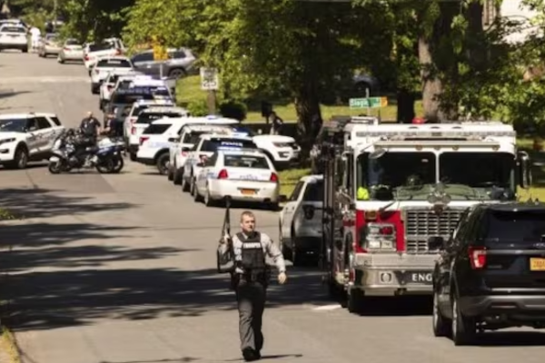 அமெரிக்காவை உலுக்கிய துப்பாக்கி சூடு தாக்குதல் | 2 Killed Several Injured In Nc Shooting அமெரிக்காவை உலுக்கிய துப்பாக்கி சூடு தாக்குதல் | 2 Killed Several Injured In Nc Shooting