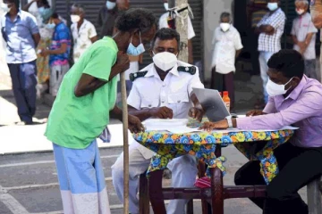 கொழும்பு யாசகர்களுக்கும்  தடுப்பூசி