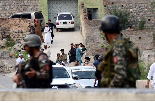 பயங்கரவாதிகள் நடத்திய தாக்குதலில் 10 பேர் பலி | 10 People Were Killed Terrorist Attack Pakistan