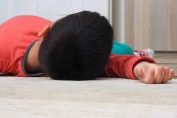 සිසිල් බීම යැයි සිතා ඩීසල් පානය කළ දරුවා මරුට