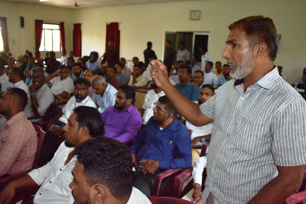 அந்தமானில் சிக்கித் தவிக்கும் கல்குடா கடற்றொழிலாளர்களை மீட்குமாறு கோரிக்கை! | Fishermen Stranded In Andaman